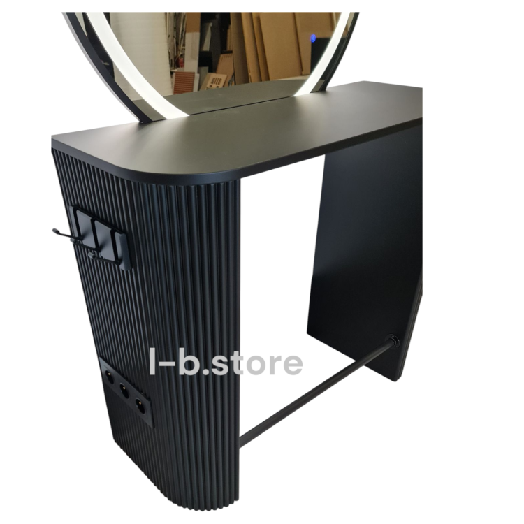 Czarna konsola fryzjerska ryflowana z lustrem